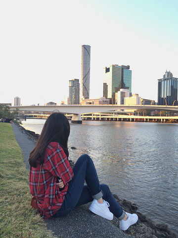Brisbane River/男神的衬衫/自己的长腿