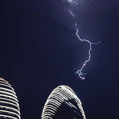 手机摄影 | lightning

photo by iPhone x📱